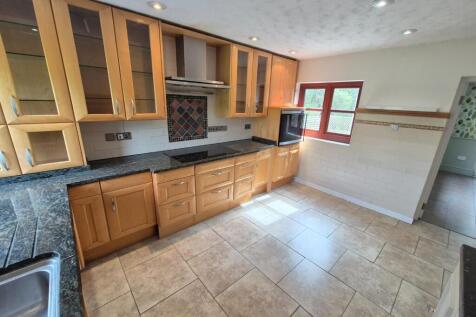 Kitchen 2.jpg