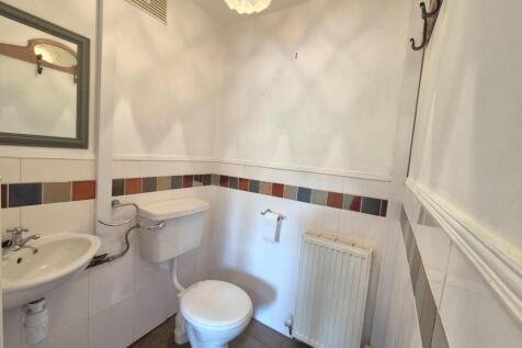 Downstairs WC.jpg