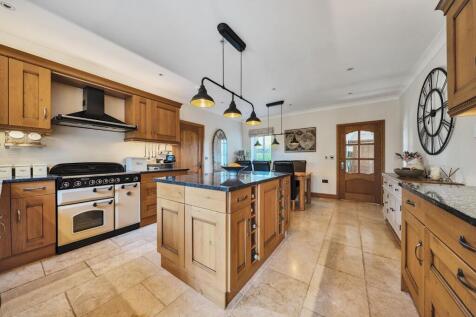 Kitchen corner.jpg