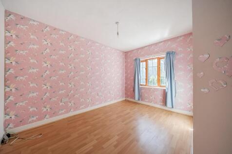 Bed 2 corner.jpg