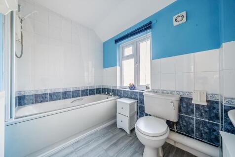 Bathroom.jpg