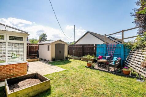 Garden with shed.jpg