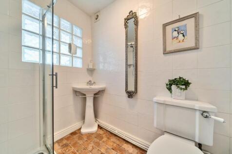 Shower Room.jpg