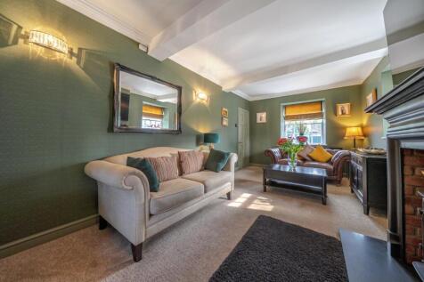 Lounge corner.jpg