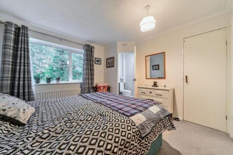 Bedroom One with ensuite.jpg