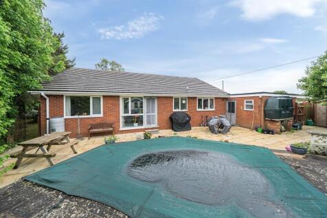 Rear with swimming pool.jpg