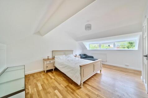 Master Bedroom corner.jpg