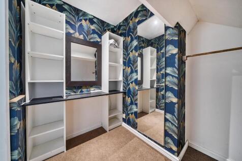 Ensuite corner.jpg