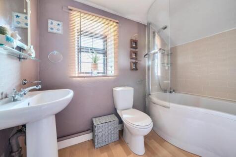 Bathroom.jpg