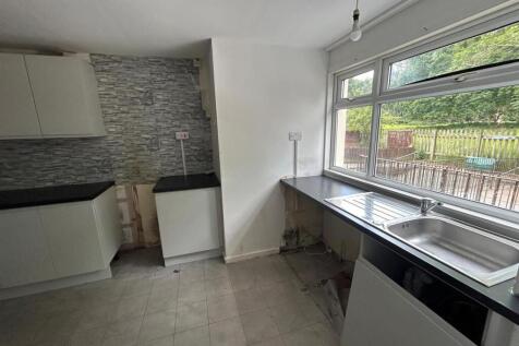 Kitchen 2.jpg
