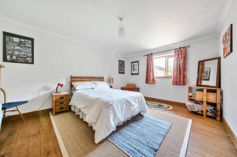 Bedroom 4.jpg