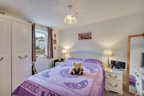 Bedroom 1.jpg