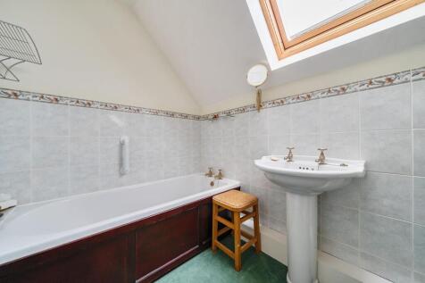 Bathroom.jpg