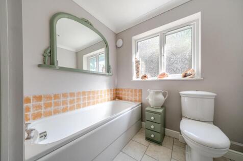 Family Bathroom.JPG