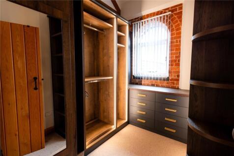 wardrobe.jpeg