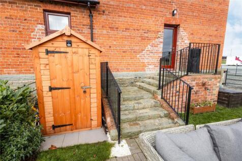 Shed and steps.jpeg