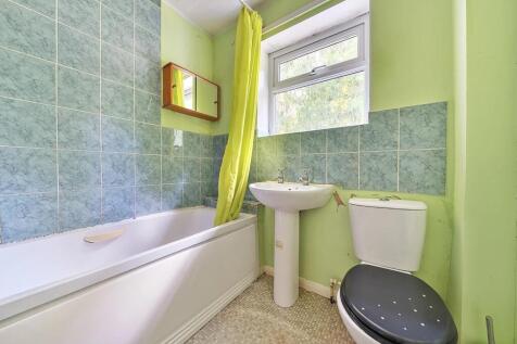 Bathroom.jpg