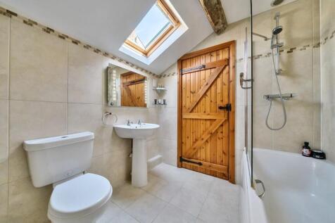 Bathroom.jpg