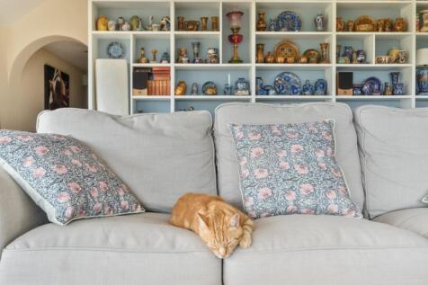 Sofa.jpg