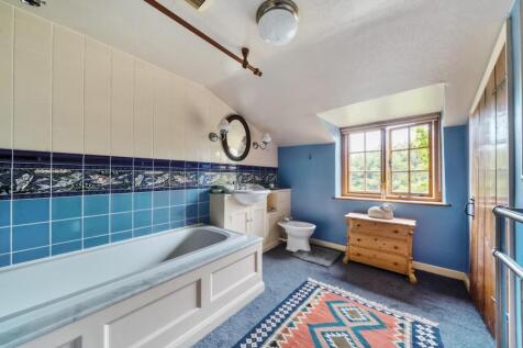 Bathroom.jpg