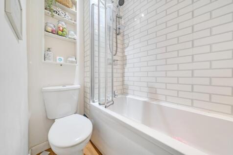 Bathroom.jpg