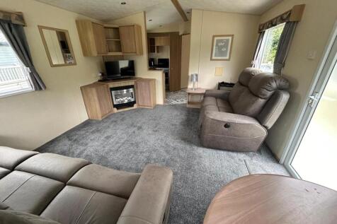 Living Room 3.jpg