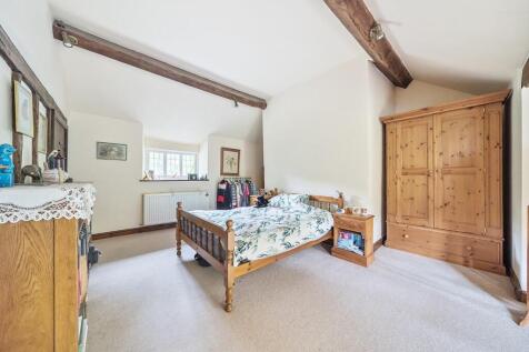 Bedroom 1.jpg