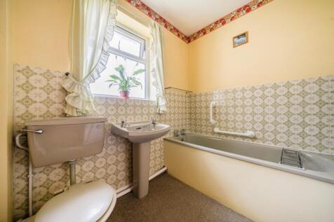 Bathroom.jpg