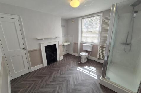 Shower Room.jpg