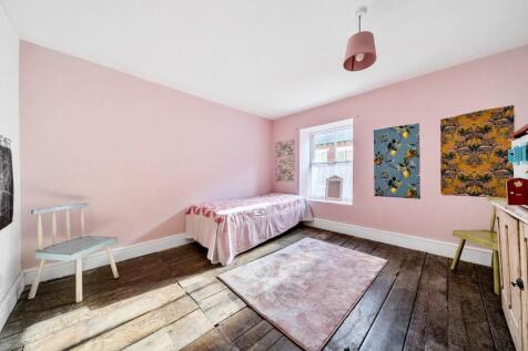Bedroom 4.jpg