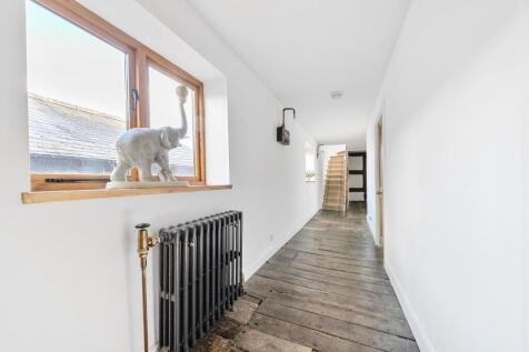 First Floor Landing.jpg