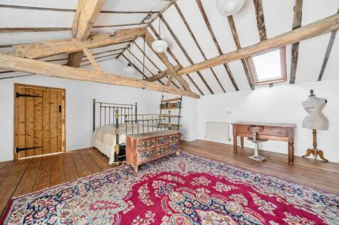 Principal Bedroom corner.jpg
