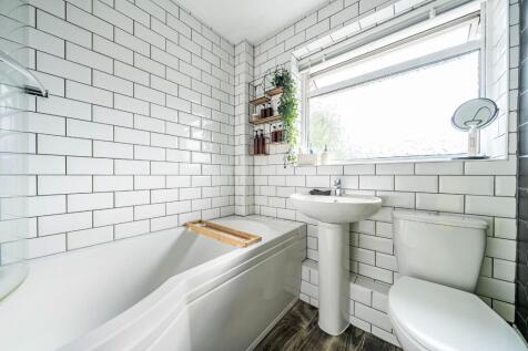Bathroom.jpg