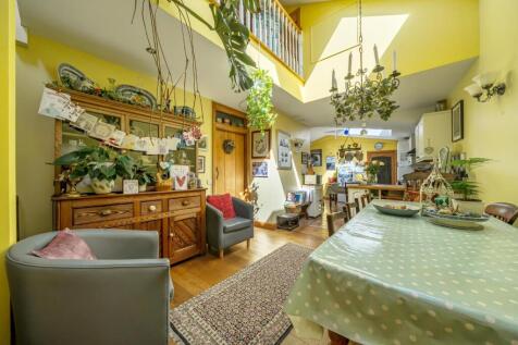 Dining Room.jpg