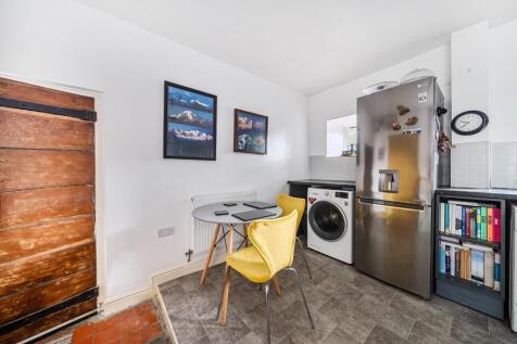 Dining Area corner.jpg