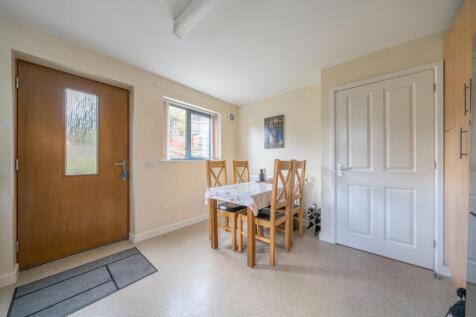 Dining Area.jpg