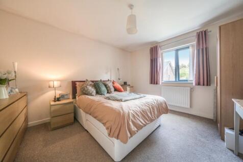 Bedroom 1.jpg