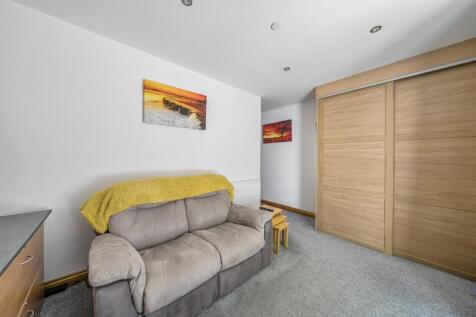Office - Bed 4.jpg