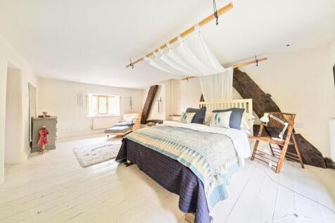 Bedroom (White).jpg