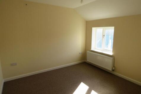 BEDROOM 2.JPG