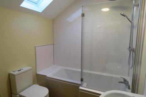 BATHROOM.JPG
