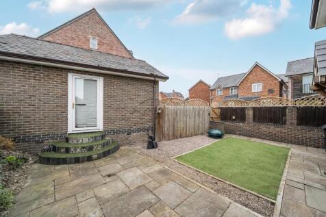 Garden with Garage access.jpg