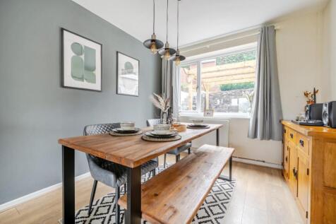 Dining Area.jpg