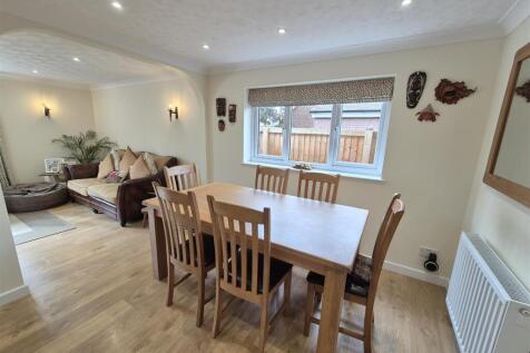 Dining Room.jpg