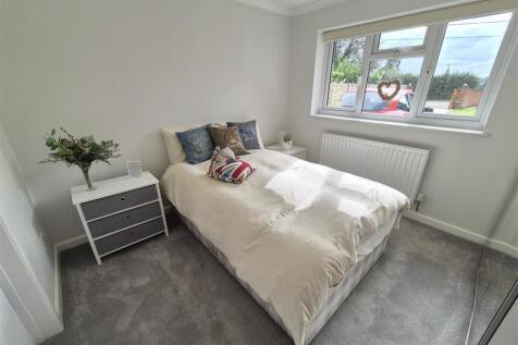 Bed 3.jpg