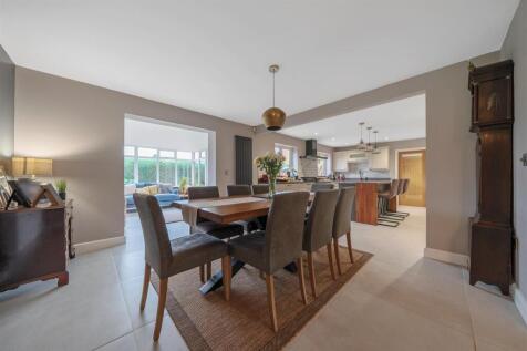 Dining area.jpg