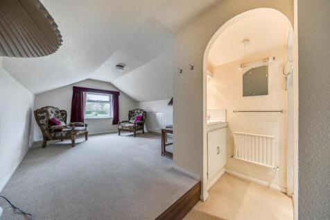 Bedroom 2 view to ensuite.jpg