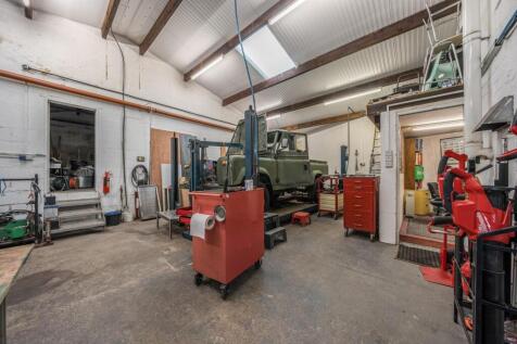 Garage - Workshop 2.jpg