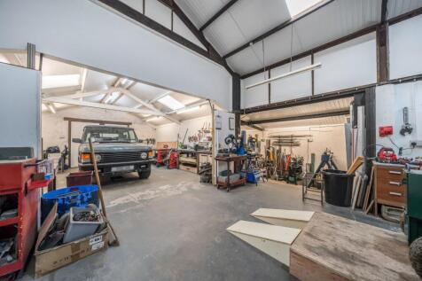 Garage - Workshop 4.jpg