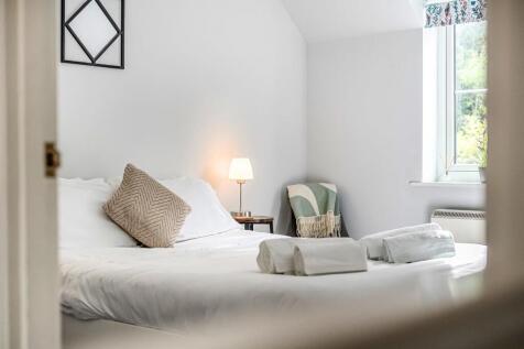 Door to Bedroom 1.jpg